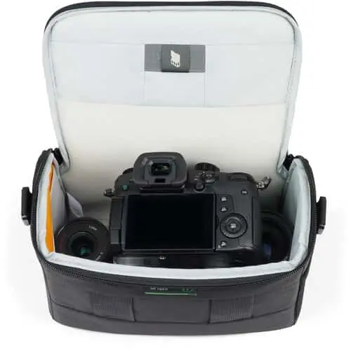 Lowepro_Adventura   _SH 160 III  _Black   _6736c60faf299.webp